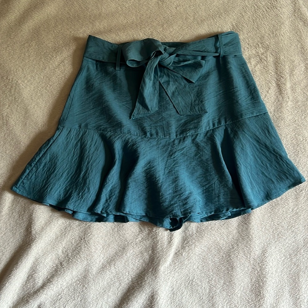 Lulus skort